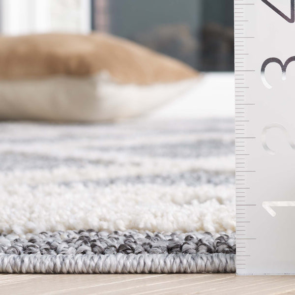 Safavieh Martha Stewart Lucia Shag Area Rug - Elegant Diamond Pattern, Durable Turkish Design For Any Space Grey ,Ivory Polypropylene Pile Msrs0710f-8