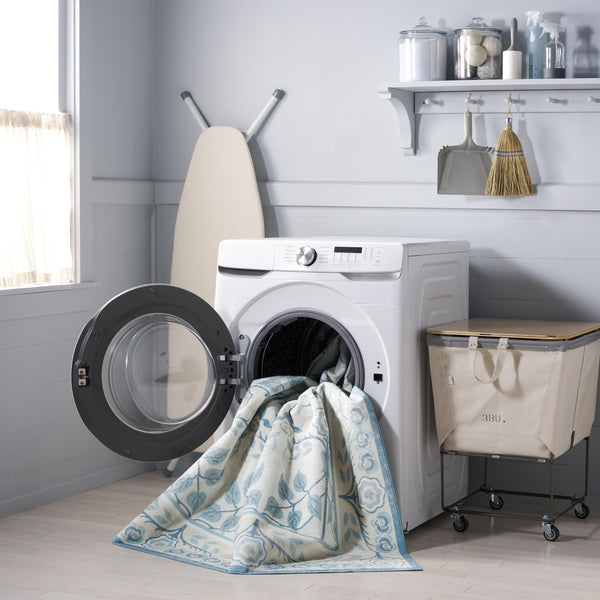 Safavieh Martha Stewart Washable Floral Runner Rug - Elegant, Durable, And Stylish For Any Home Space Ivory ,Light Blue Polyester Pile Msrw182a-57