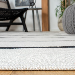 Safavieh Montauk Handcrafted Square Area Rug In Ivory & Black - Stylish Accent For Modern Spaces Ivory ,Black Cotton Mtk311a-2sq