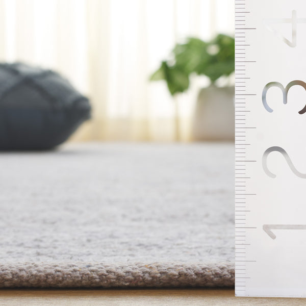 Safavieh Montauk Luxurious Handtufted Area Rug - Timeless Elegance For Any Room, Eco-friendly And Plush Comfort Beige 75% Recycled Cotton & 25% Viscose Mtk321b-6sq