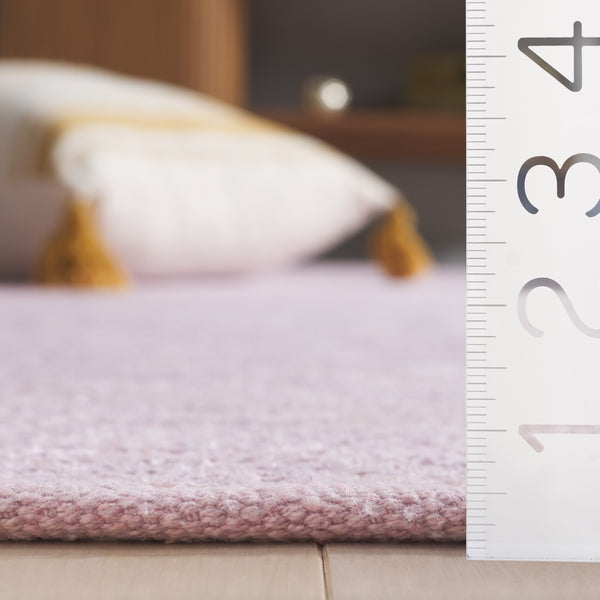 Safavieh Montauk Luxurious Handtufted Area Rug - Timeless Elegance For Any Room, Eco-friendly And Plush Comfort Pink 75% Recycled Cotton & 25% Viscose Mtk321u-8