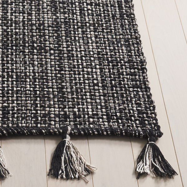 Safavieh Montauk 476b Area Rug - Timeless Elegance With Artisanal Tassels, Perfect For Any Home Decor Style Black Cotton Mtk476z-8