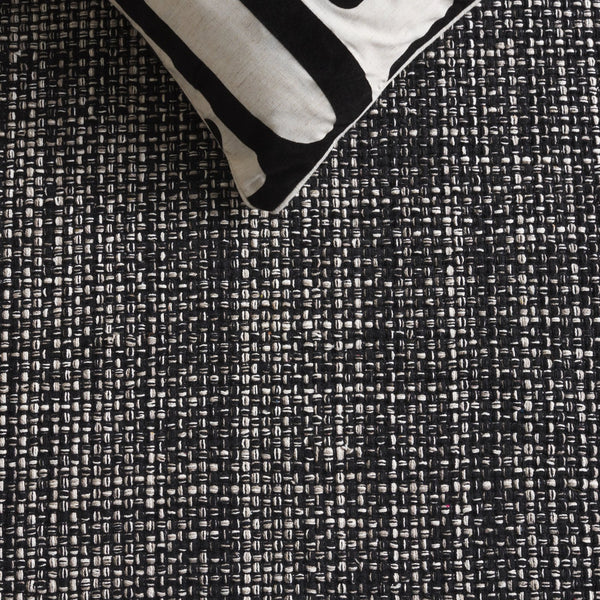 Safavieh Montauk 476b Area Rug - Timeless Elegance With Artisanal Tassels, Perfect For Any Home Decor Style Black Cotton Mtk476z-8