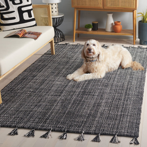 Safavieh Montauk 476b Area Rug - Timeless Elegance With Artisanal Tassels, Perfect For Any Home Decor Style Black Cotton Mtk476z-8