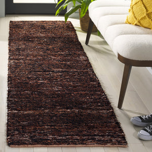 Safavieh Montauk Elegant Handwoven Runner Rug - Luxurious Comfort And Timeless Style For Any Space Rust ,Black Cotton Mtk537p-28