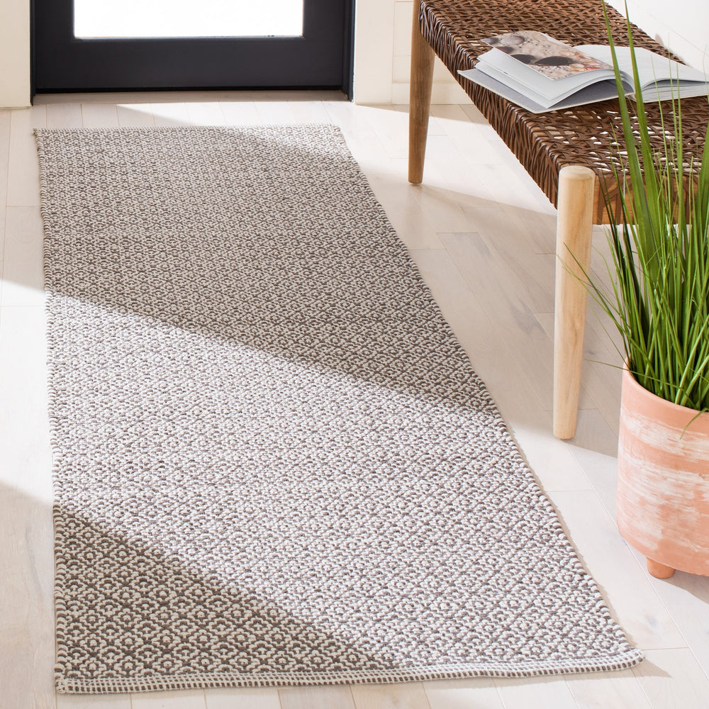Safavieh Montauk Hand-Woven Ivory & Grey Cotton Area Rug, Low-Profile 1/4" Pile For Modern Transitional Rooms 6'-0" x 9'-0" MTK717A-6