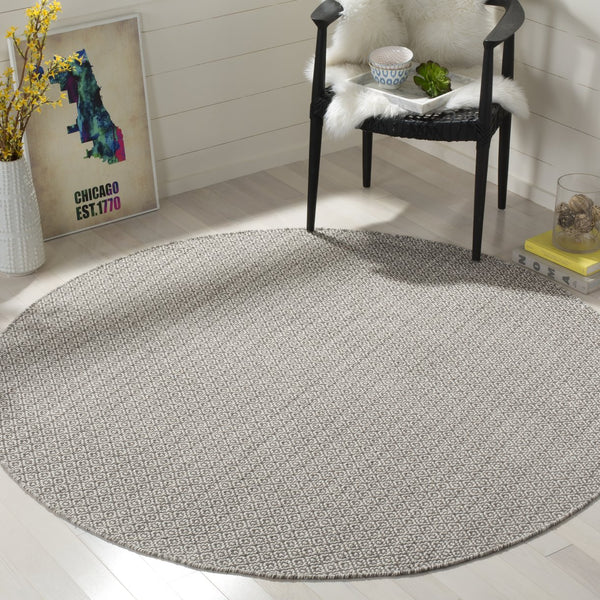 Safavieh Montauk Hand-Woven Cotton Runner In Ivory & Grey — Low-Profile Transitional Hallway Rug, Durable Elegance 2'-3" x 9'-0" MTK717A-29
