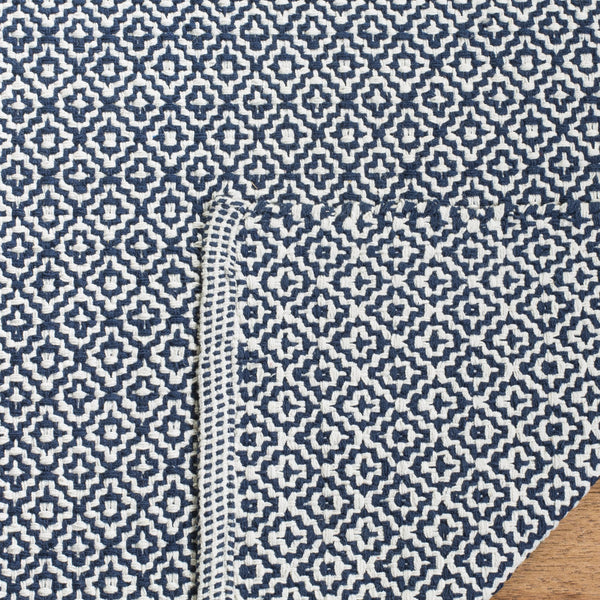 Safavieh Montauk Hand-Woven 10X14 Ivory Navy Cotton Rug — Low-Profile 1/4" Pile, Transitional Elegance For Living Spaces MTK717H-10