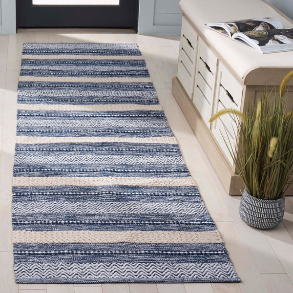 Safavieh Montauk Handloom Cotton Area Rug - Luxurious Comfort And Timeless Elegance For Your Home Decor Navy ,Ivory Cotton Mtk976n-8