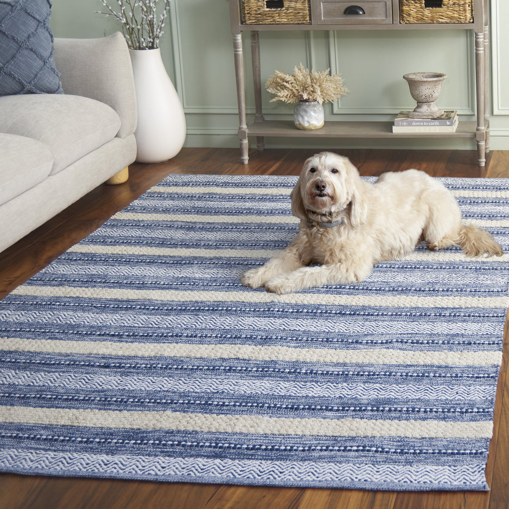 Safavieh Montauk Hand-loomed Area Rug - Luxurious Rectangle Design For Elegant Home Decor And Comfort Navy ,Ivory Cotton Mtk976n-5