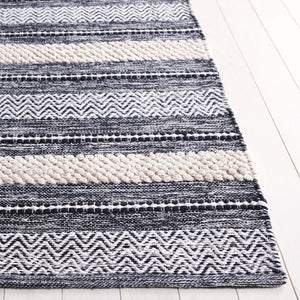 Safavieh Montauk Hand-loomed Area Rug - Luxurious Rectangle Design For Elegant Home Decor And Comfort Black ,Ivory Cotton Mtk976z-5