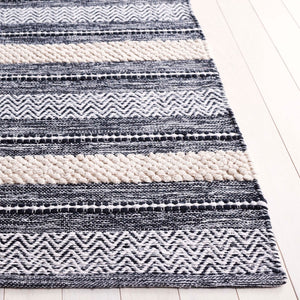 Safavieh Montauk Handloom Cotton Area Rug - Luxurious Comfort And Timeless Elegance For Your Home Decor Black ,Ivory Cotton Mtk976z-3