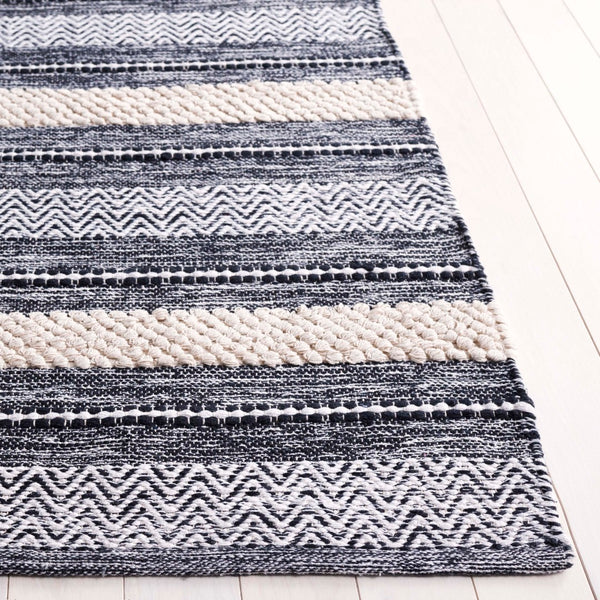 Safavieh Montauk Handloom Cotton Area Rug - Luxurious Comfort And Timeless Elegance For Your Home Decor Black ,Ivory Cotton Mtk976z-3