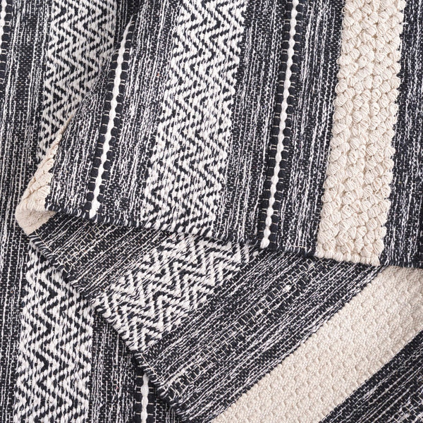 Safavieh Montauk Handloom Cotton Area Rug - Luxurious Comfort And Timeless Elegance For Your Home Decor Black ,Ivory Cotton Mtk976z-3