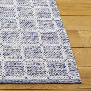 Safavieh Montauk Exquisite Handloom Area Rug - Elegant Medium Rectangle Design For Luxurious Home Decor Navy ,Ivory Cotton Mtk977n-5