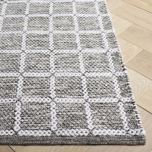 Safavieh Montauk Exquisite Handloom Area Rug - Elegant Medium Rectangle Design For Luxurious Home Decor Green ,Ivory Cotton Mtk977y-5