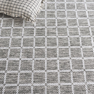 Safavieh Montauk Exquisite Handloom Area Rug - Elegant Medium Rectangle Design For Luxurious Home Decor Green ,Ivory Cotton Mtk977y-5