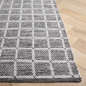 Safavieh Montauk Handloomed Area Rug - Exquisite Indian Craftsmanship For Elegant Home Décor Solutions Black ,Ivory Cotton Mtk977z-3