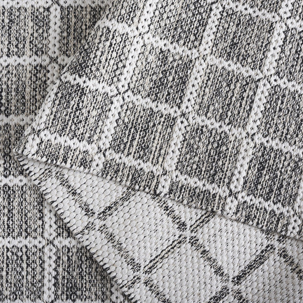 Safavieh Montauk Exquisite Handloom Area Rug - Elegant Medium Rectangle Design For Luxurious Home Decor Black ,Ivory Cotton Mtk977z-5