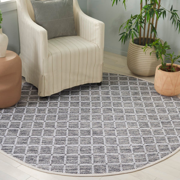 Safavieh Montauk Handloomed Area Rug - Exquisite Indian Craftsmanship For Elegant Home Décor Solutions Black ,Ivory Cotton Mtk977z-3