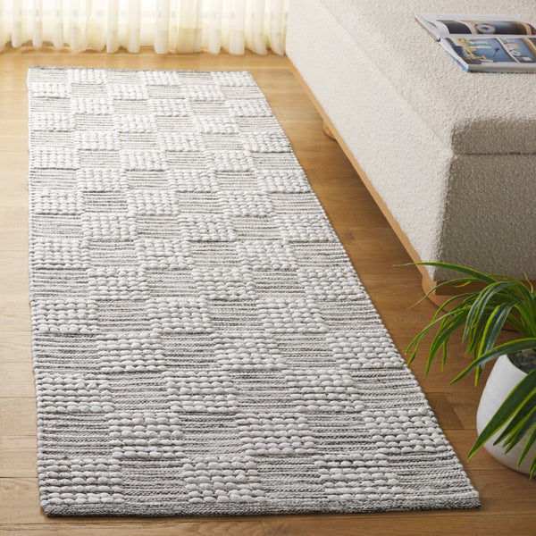 Safavieh Montauk Elegant Handloom Area Rug In Shimmering Silver And Ivory - Timeless Style For Your Space Green ,Ivory Cotton Mtk979y-8