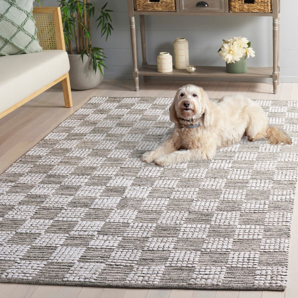 Safavieh Montauk Elegant Handloom Area Rug In Shimmering Silver And Ivory - Timeless Style For Your Space Green ,Ivory Cotton Mtk979y-8