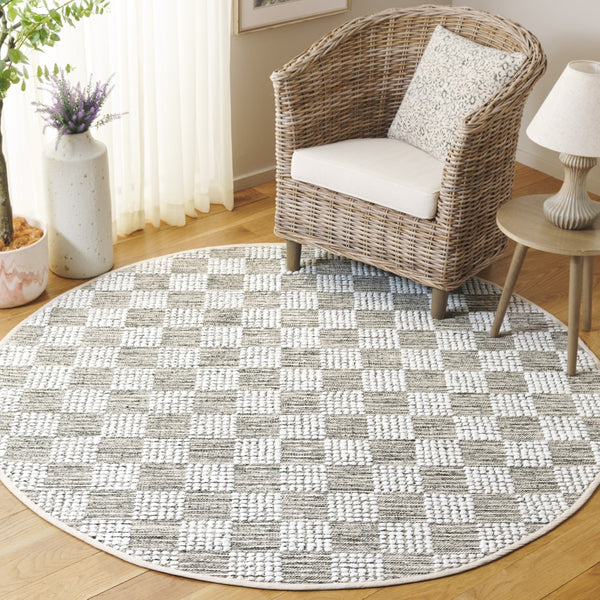 Safavieh Montauk Elegant Handloom Area Rug In Shimmering Silver And Ivory - Timeless Style For Your Space Green ,Ivory Cotton Mtk979y-8