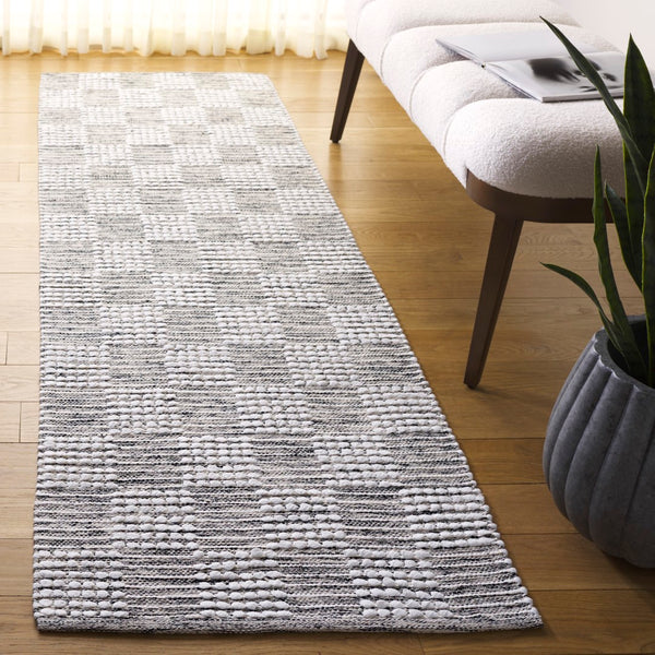 Safavieh Montauk Elegant Handloom Area Rug In Shimmering Silver And Ivory - Timeless Style For Your Space Black ,Ivory Cotton Mtk979z-6