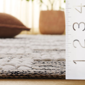 Safavieh Montauk Medium Rectangle Area Rug - Handloomed Cotton Luxury For Elegant Home Décor & Comfort Black ,Ivory Cotton Mtk979z-5