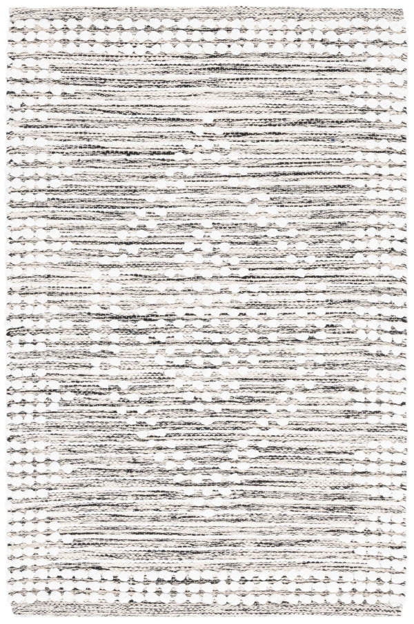 Safavieh Montauk Handcrafted Area Rug - Elegant Cotton Design For Luxurious Comfort In Any Space Black ,Ivory Cotton Mtk980z-8