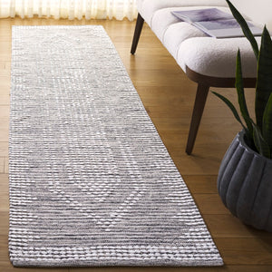 Safavieh Montauk Handcrafted Area Rug - Elegant Cotton Design For Luxurious Comfort In Any Space Black ,Ivory Cotton Mtk980z-8