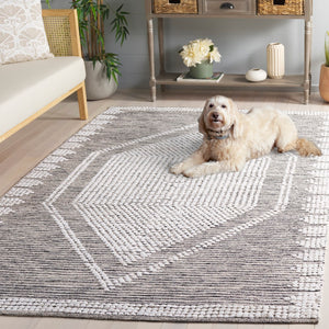 Safavieh Montauk Handcrafted Area Rug - Elegant Cotton Design For Luxurious Comfort In Any Space Black ,Ivory Cotton Mtk980z-8