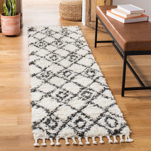 Safavieh Moroccan Bohemian-style Runner Rug - Luxurious Geometric Design For Elegant Home Decor Enhancement Ivory ,Dark Grey Polyproylene Mts335a-4