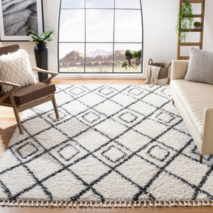 Safavieh Moroccan Bohemian-style Runner Rug - Luxurious Geometric Design For Elegant Home Decor Enhancement Ivory ,Dark Grey Polyproylene Mts335a-4