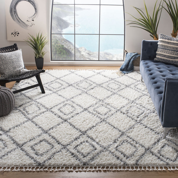 Safavieh Moroccan Bohemian-style Runner Rug - Luxurious Geometric Design For Elegant Home Decor Enhancement Ivory ,Light Grey Polyproylene Mts335b-28