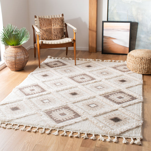Safavieh Moroccan Tassel Shag Area Rug: Luxurious Geometric Design With Plush Comfort For Any Space Ivory ,Brown Polypropylene Pile Mts601a-3
