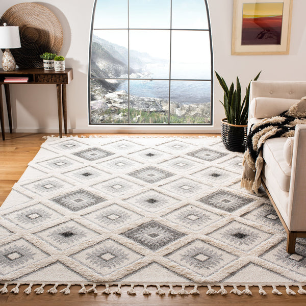 Safavieh Moroccan Tassel Shag Area Rug: Luxurious Geometric Design With Plush Comfort For Any Space Ivory ,Grey Polypropylene Pile Mts601f-4