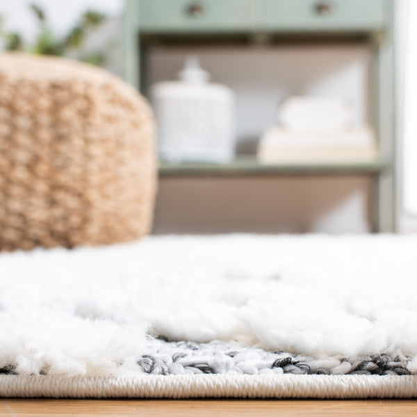 Safavieh Moroccan Tassel Shag Area Rug - Luxurious Geometric Design For Cozy Living Spaces And Durability Ivory ,Grey Polypropylene Pile Mts614a-8