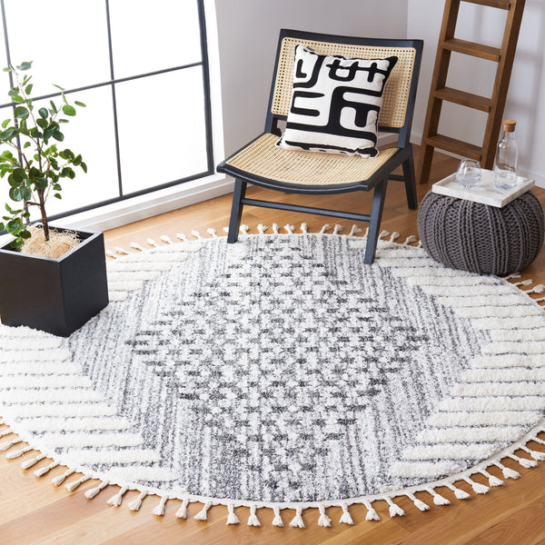 Safavieh Moroccan Tassel Shag Area Rug - Luxurious Geometric Design, Soft Comfort, Stylish Home Decor Addition Grey ,Ivory Polypropylene Pile Mts624f-4