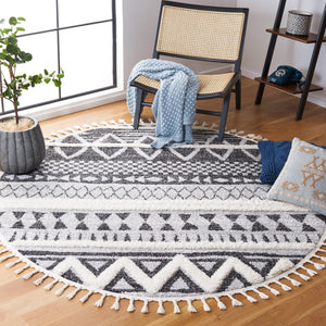 Safavieh Moroccan Tassel Shag Rug – Luxurious Power Loomed Design, Soft Comfort, And Timeless Elegance For Your Home Grey ,Black Polypropylene Pile Mts634f-6