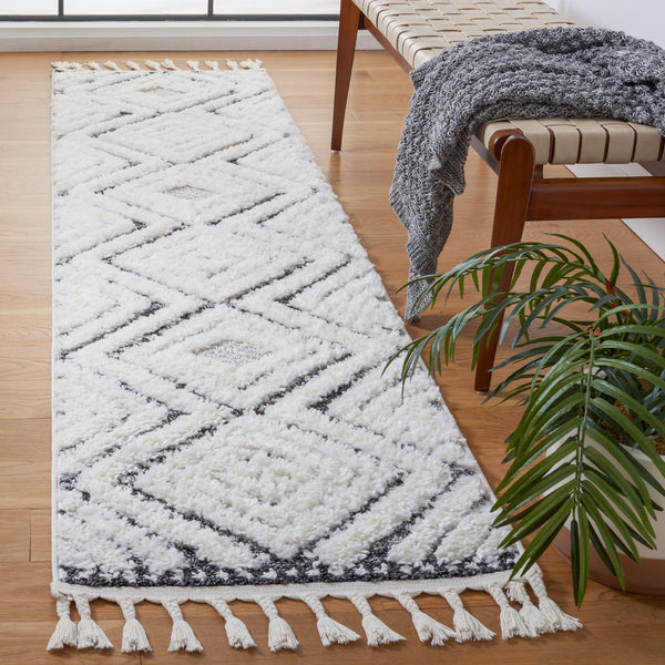 Safavieh Moroccan Luxurious Shag Area Rug - Plush, Modern Geometric Design For Cozy Home Decor Elegance Ivory ,Grey Polypropylene Pile Mts636a-9
