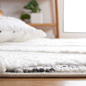 Safavieh Moroccan Tassel Shag Area Rug - Luxurious Geometric Pattern With Plush Pile For Elegant Living Spaces Beige ,Grey Polypropylene Pile Mts638a-4