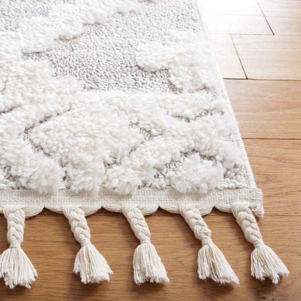 Safavieh Moroccan Tassel Shag Rug - Luxurious Power-loomed Creation For Timeless Elegance In Any Space Ivory ,Beige Polypropylene Pile Mts640a-4