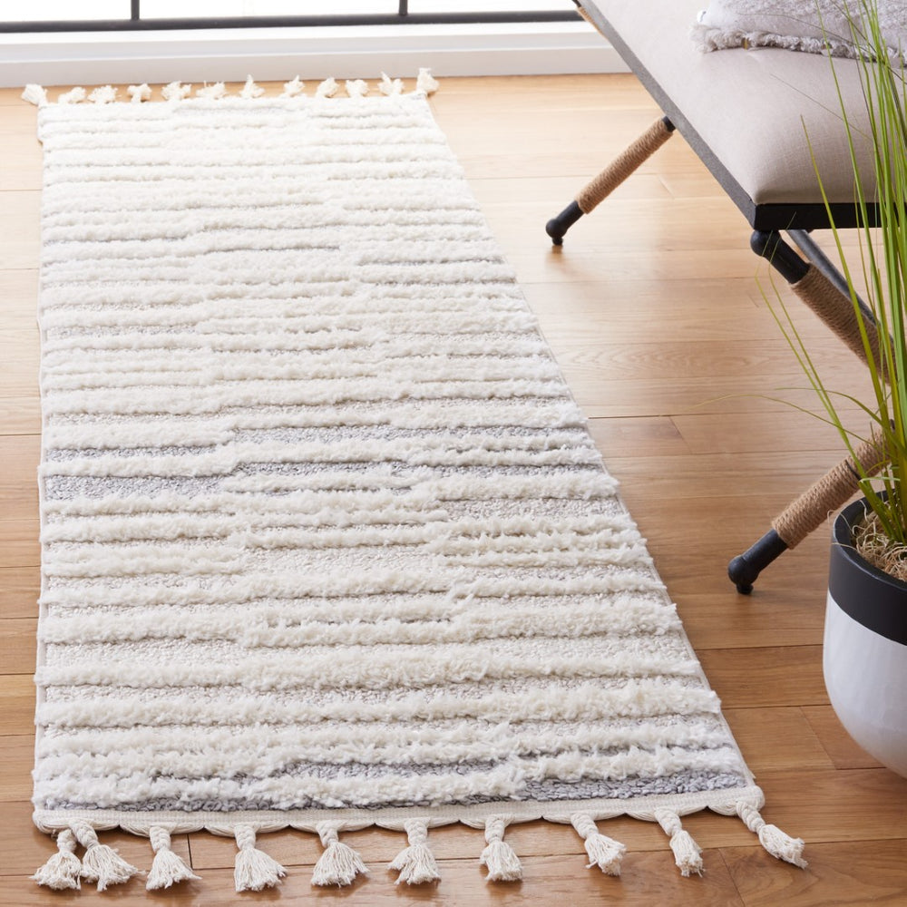 Safavieh Moroccan Tassel Shag Area Rug - Luxurious Comfort & Modern Style For Your Home Décor Ensemble Beige ,Ivory Polypropylene Pile Mts646a-4r