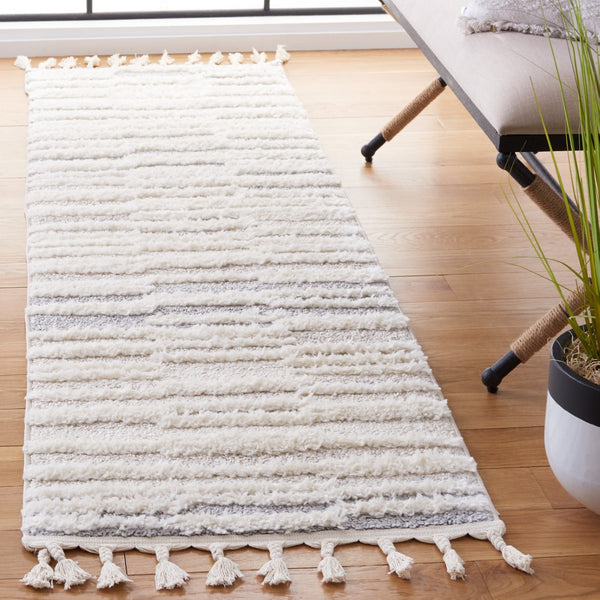 Safavieh Moroccan Tassel Shag Area Rug - Luxurious Comfort & Modern Style For Your Home Décor Ensemble Beige ,Ivory Polypropylene Pile Mts646a-4r