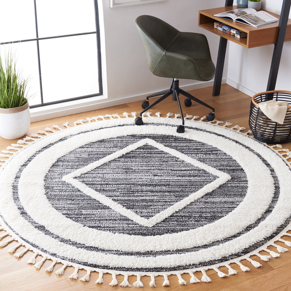 Safavieh Moroccan Tassel Shag Area Rug – Luxurious Power Loomed Design With Timeless Geometric Patterns Black ,Ivory Polypropylene Pile Mts650z-7r