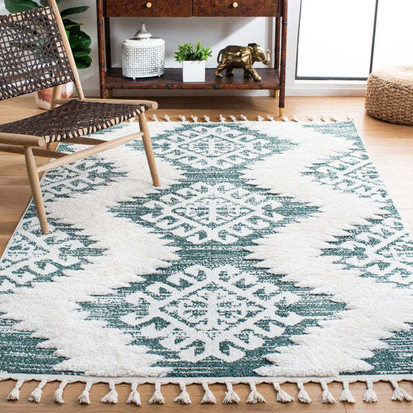 Safavieh Moroccan Round Tassel Shag Rug In Green Ivory – Plush 2” Pile, Boho Geometric Texture, Durable Turkish Power-Loomed 4'-0" x 4'-0" MTS652Y-4R