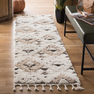 Safavieh Moroccan Tassel Shag Rug - Elegant Bohemian Design For Cozy Home Decor - Turkish Quality Craftsmanship Ivory ,Brown 65% Polypropylene,35% Jute + Poly,Cotton Mts688a-68ov