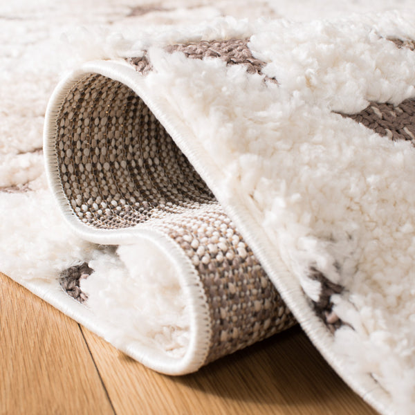 Safavieh Moroccan Area Rug - Luxurious Plush Shag Design With Geometric Pattern For Elegant Home Decor Ivory ,Brown 65% Polypropylene,35% Jute + Poly,Cotton Mts688a-220