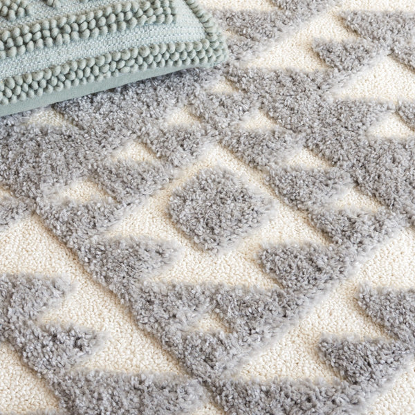 Safavieh Moroccan Tassel Shag 688 Power Loomed Polypropylene Pile Shag & Flokati Rug Grey / Ivory MTS688G-7SQ